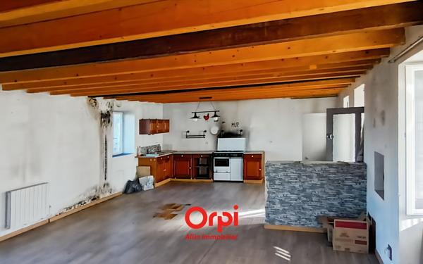 Maison à vendre    3 pièces •  Viplaix