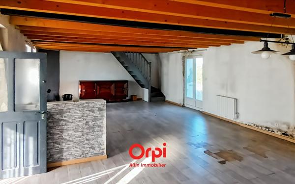 Maison à vendre    3 pièces •  Viplaix