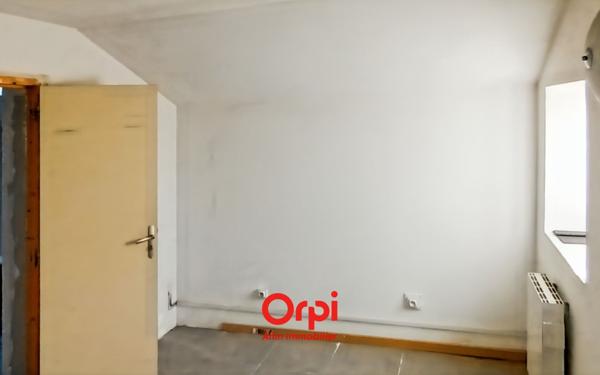 Maison à vendre    3 pièces •  Viplaix