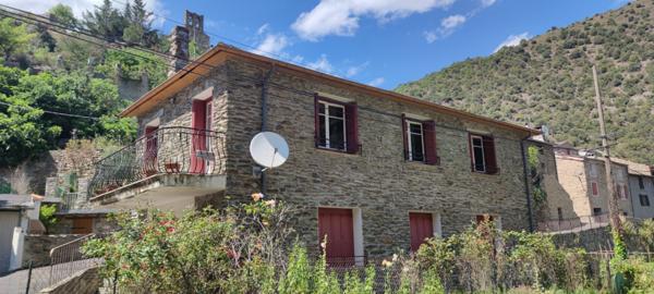 Maison F4 avec studio indépendant et garage