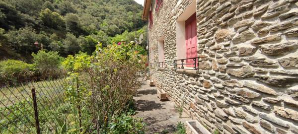 Maison F4 avec studio indépendant et garage