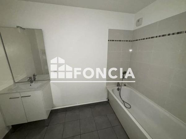 Location Appartement 3 pièces 60 m² - 3 RUE PIERRE BROSSOLETTE Persan 95340