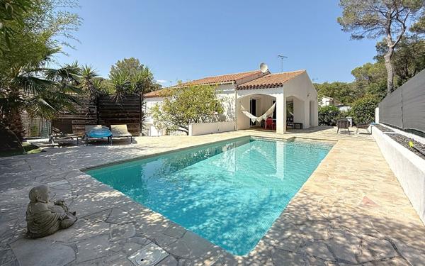 Maison à vendre    5 pièces • 151 m2 Fréjus