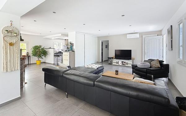 Maison à vendre    5 pièces • 151 m2 Fréjus