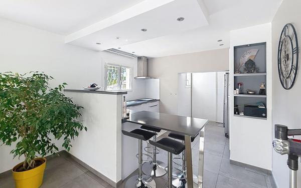 Maison à vendre    5 pièces • 151 m2 Fréjus