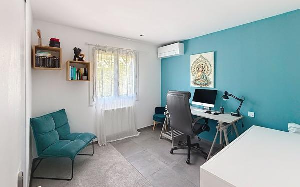 Maison à vendre    5 pièces • 151 m2 Fréjus