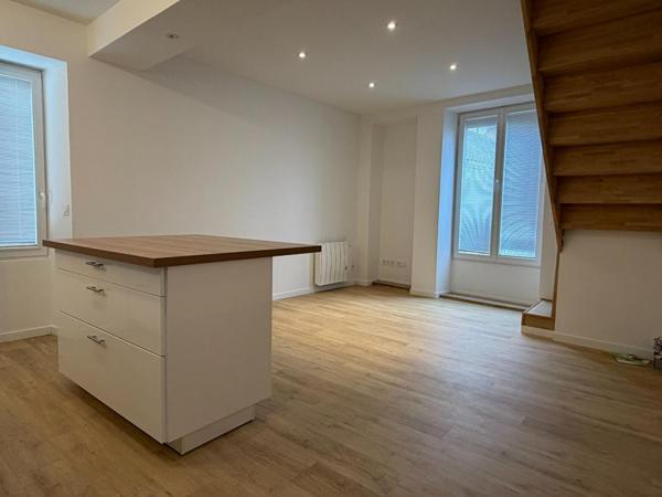 Immeuble avec local commercial et appartement de 3 pièces indépendant