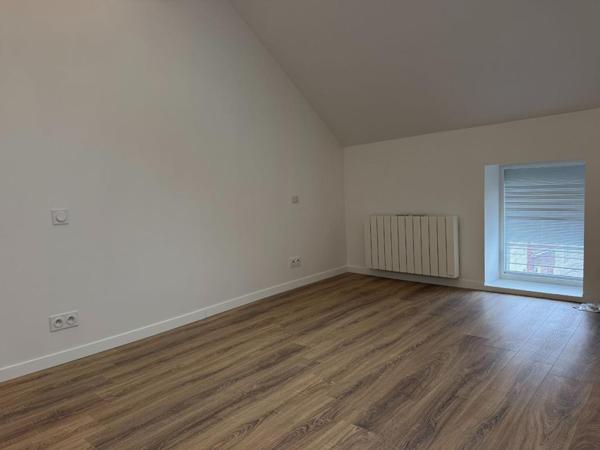 Immeuble avec local commercial et appartement de 3 pièces indépendant