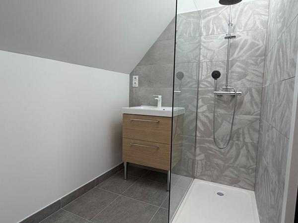 Immeuble avec local commercial et appartement de 3 pièces indépendant