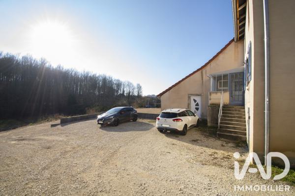 Location studio 24 m² Botans