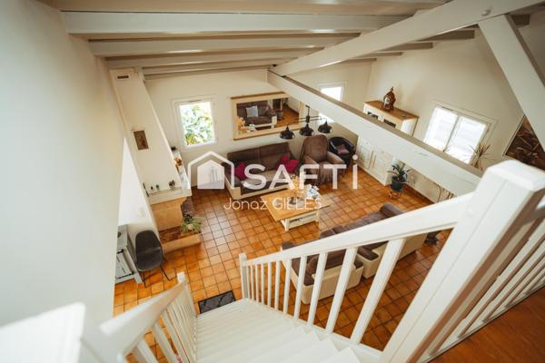 Maison avec piscine, dépendance et grand espace