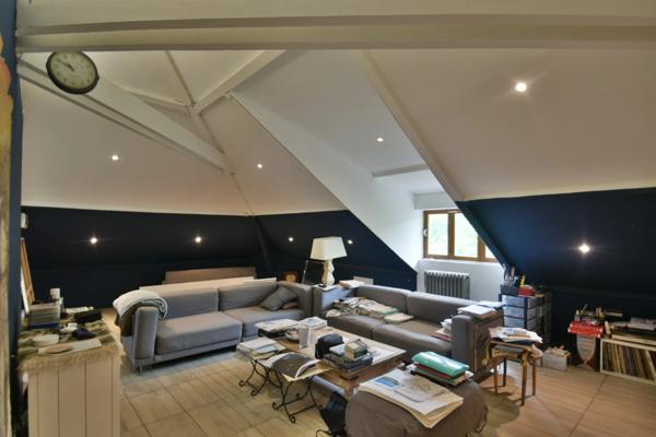 COURS LA VILLE - maison d'architecte 300 m² - terrain 6000m²