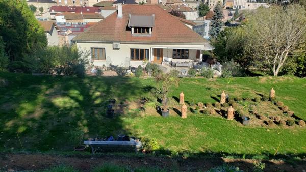 COURS LA VILLE - maison d'architecte 300 m² - terrain 6000m²