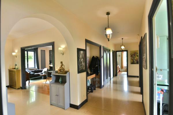 COURS LA VILLE - maison d'architecte 300 m² - terrain 6000m²