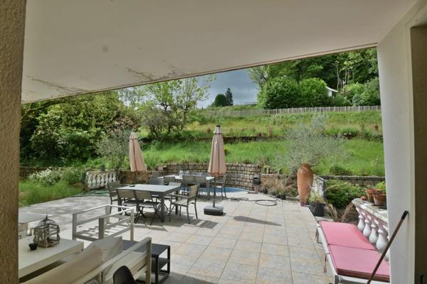 COURS LA VILLE - maison d'architecte 300 m² - terrain 6000m²