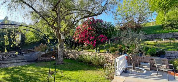 COURS LA VILLE - maison d'architecte 300 m² - terrain 6000m²