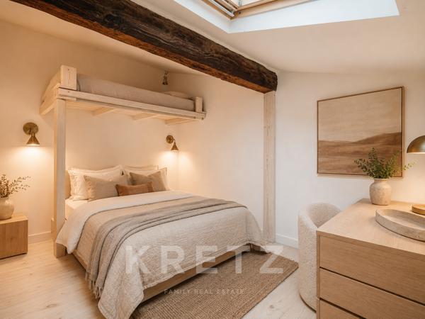 Rare à Carcassonne, cet appartement de 280 m² conjugue élégance, volumes remarquables et terrasse de 50 m² en plein centre-ville.