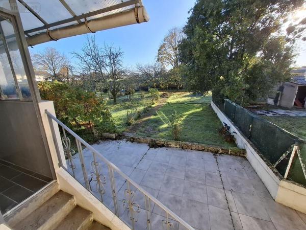 Maison à vendre à Saintes en Charente-Maritime (17100), ref : 17111-709