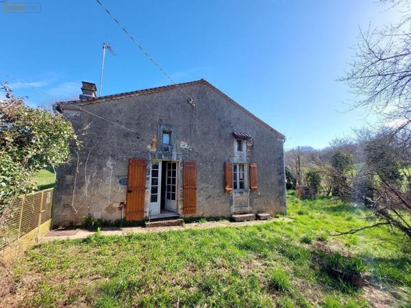 Maison à restaurer à vendre à Javerlhac et la Chapelle Saint Robert en Dordogne (24300), ref : 18113/107
