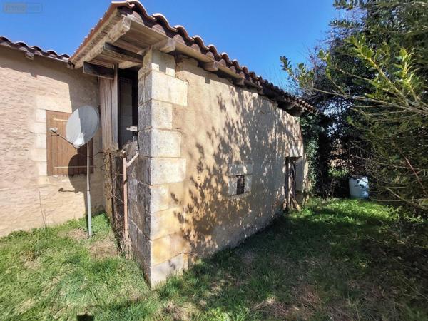 Maison à restaurer à vendre à Javerlhac et la Chapelle Saint Robert en Dordogne (24300), ref : 18113/107