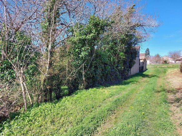 Maison à restaurer à vendre à Javerlhac et la Chapelle Saint Robert en Dordogne (24300), ref : 18113/107