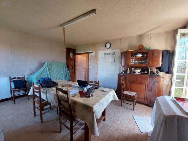 Maison à restaurer à vendre à Javerlhac et la Chapelle Saint Robert en Dordogne (24300), ref : 18113/107