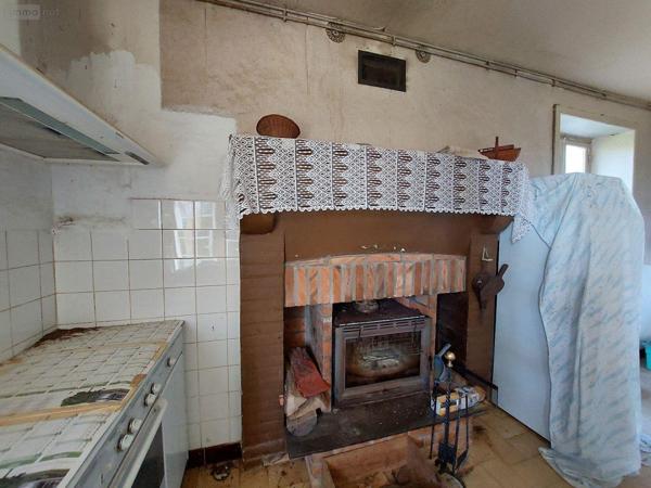 Maison à restaurer à vendre à Javerlhac et la Chapelle Saint Robert en Dordogne (24300), ref : 18113/107