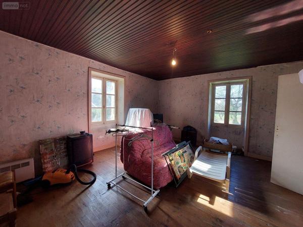 Maison à restaurer à vendre à Javerlhac et la Chapelle Saint Robert en Dordogne (24300), ref : 18113/107