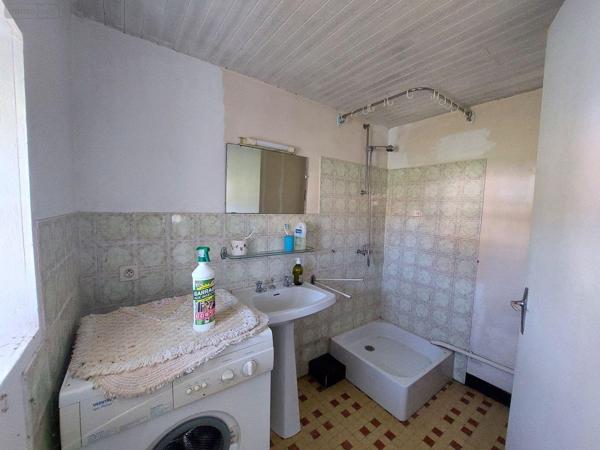 Maison à restaurer à vendre à Javerlhac et la Chapelle Saint Robert en Dordogne (24300), ref : 18113/107