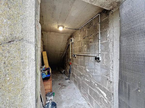 F2 Auvers avec jardin et parking