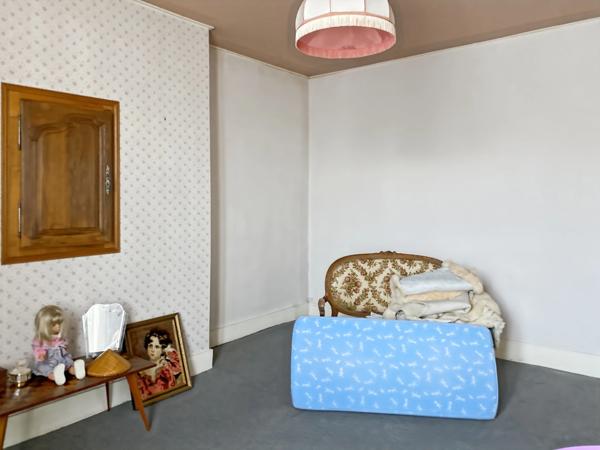 Maison à vendre 7 pièces ( 281 m²) MARLE (02)