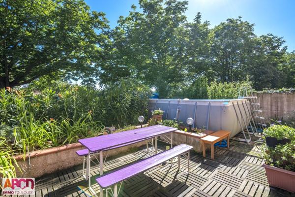 T5 en triplex avec jardin proche de La Dépêche du Midi.