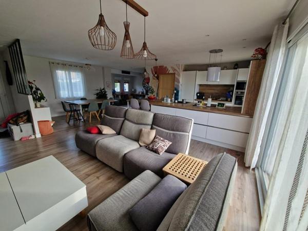 Maison Vion 7 pièce(s) 168 m2