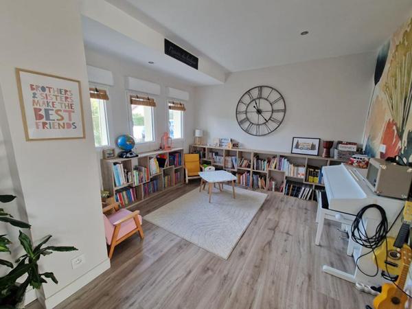 Maison Vion 7 pièce(s) 168 m2