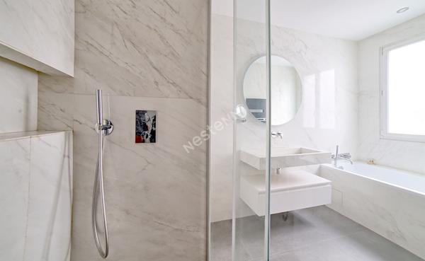 Hôtel de ville 4 Pièces 111 m² avec 2 Balcons