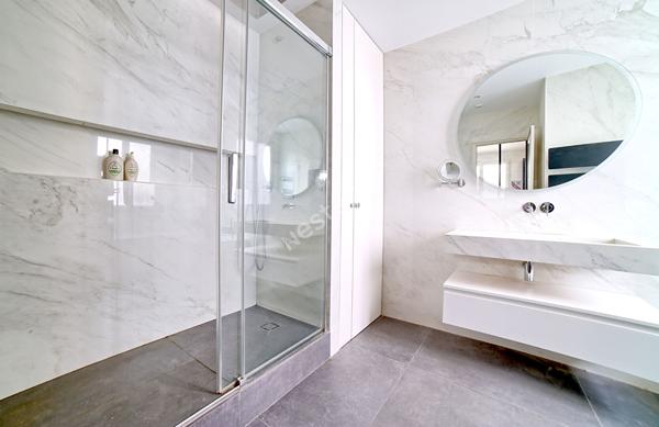 Hôtel de ville 4 Pièces 111 m² avec 2 Balcons