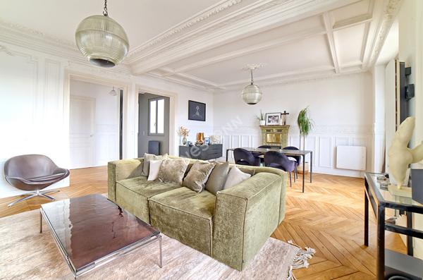 Hôtel de ville 4 Pièces 111 m² avec 2 Balcons