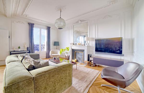 Hôtel de ville 4 Pièces 111 m² avec 2 Balcons