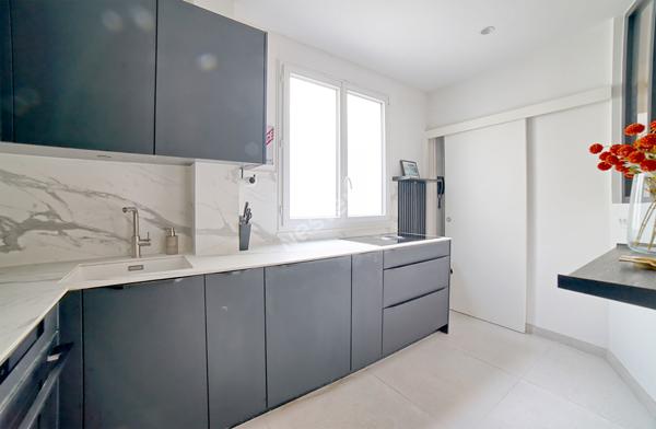 Hôtel de ville 4 Pièces 111 m² avec 2 Balcons