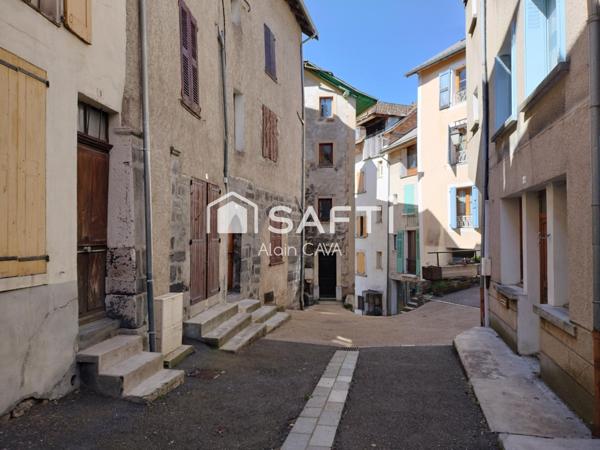 STUDIO DE 23M² SUR LE VILLAGE DE SEYNE