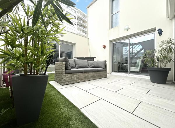 Vente
                Maison101,6 m² - 4 Pièces -
                    LA ROCHELLE (17000)