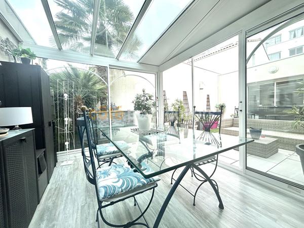 Vente
                Maison101,6 m² - 4 Pièces -
                    LA ROCHELLE (17000)