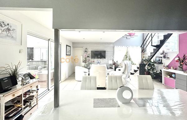 Vente
                Maison101,6 m² - 4 Pièces -
                    LA ROCHELLE (17000)