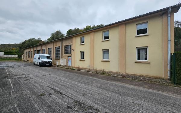 Immeuble à vendre    2 pièces •  Knutange