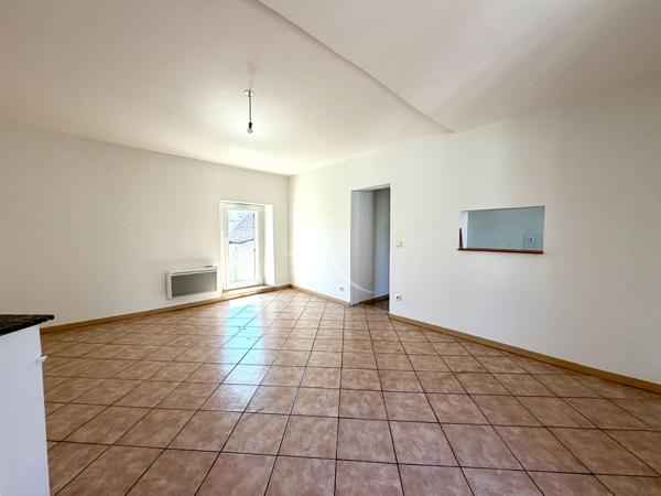 SAINT-MARTIN-LE-BEAU -Coeur de bourg - Appartement 3 pièces de 68 m²