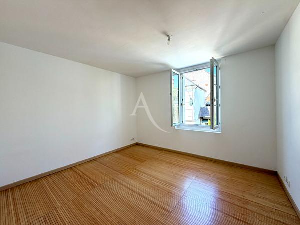 SAINT-MARTIN-LE-BEAU -Coeur de bourg - Appartement 3 pièces de 68 m²