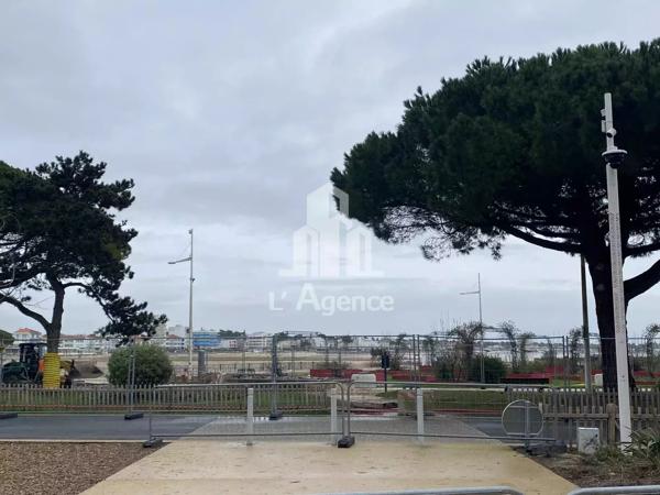 ROYAN FRONT DE MER - MURS COMMERCIAUX
