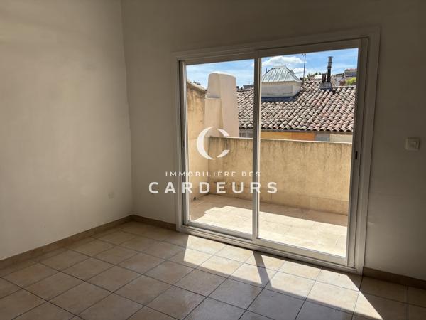 Appartement
                                                                                                                                                                                                                                                                                                                        3 pièce(s)                                                                                                                                                                                                          2 chambre(s)                                                                                                                                                                                                          72  m²