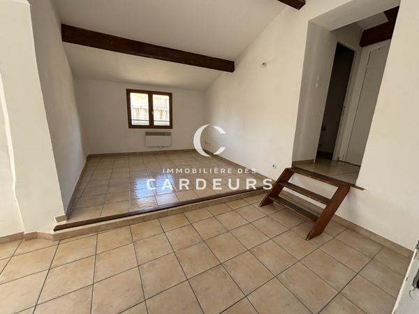 Appartement
                                                                                                                                                                                                                                                                                                                        3 pièce(s)                                                                                                                                                                                                          2 chambre(s)                                                                                                                                                                                                          72  m²