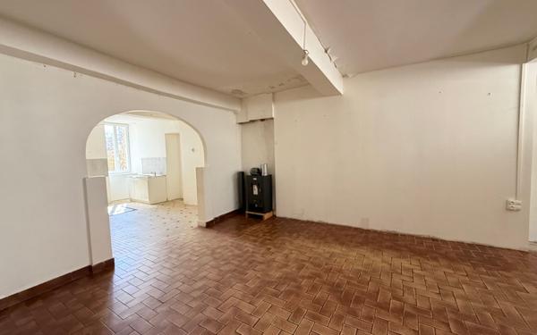 Maison à vendre    6 pièces •  Castets-en-Dorthe